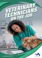 Veterinary_technicians_on_the_job